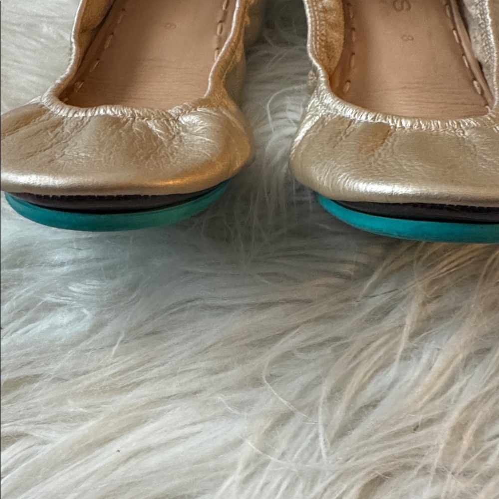 Tieks LIMITED EDITION Metallic
Champagne Size 8 - Picture 4 of 6